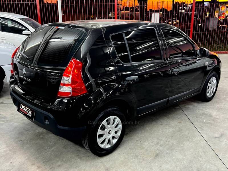 RENAULT - SANDERO - 2012/2012 - Preta - R$ 35.900,00