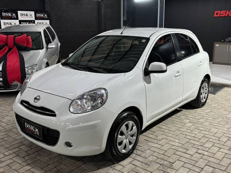 NISSAN - MARCH - 2014/2014 - Branca - R$ 38.900,00