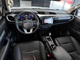 TOYOTA - HILUX - 2016/2017 - Branca - R$ 177.900,00