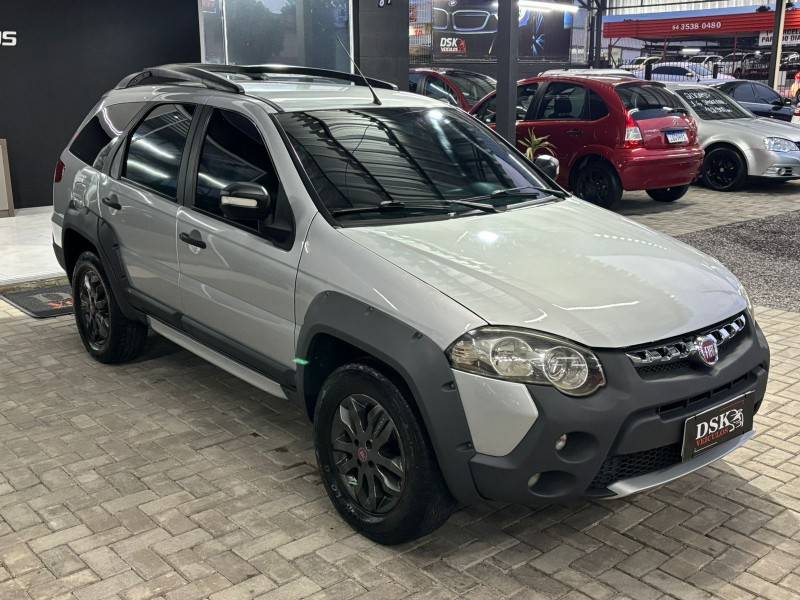 FIAT - PALIO - 2012/2013 - Prata - R$ 44.900,00