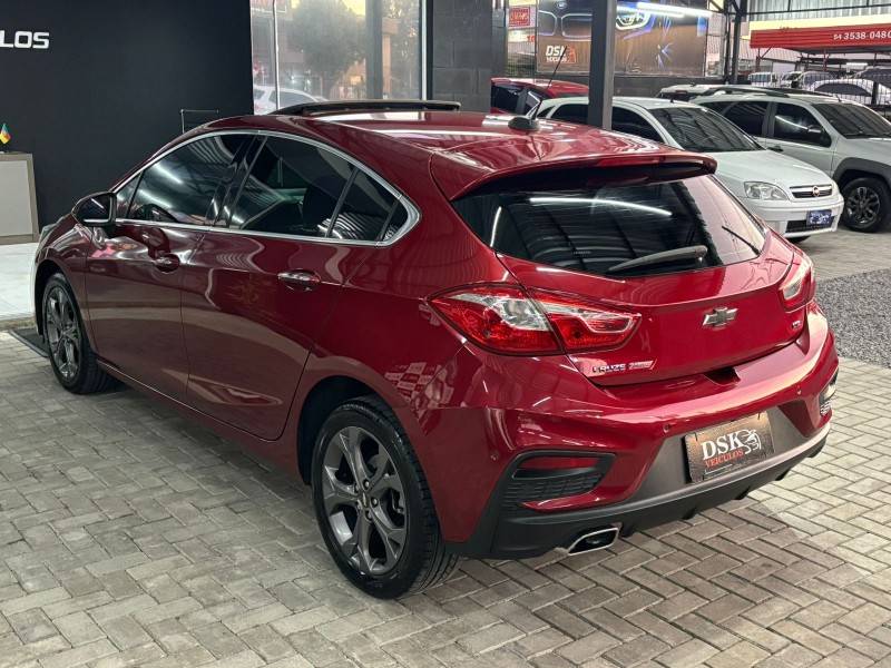 CHEVROLET - CRUZE - 2018/2018 - Vermelha - R$ 95.900,00