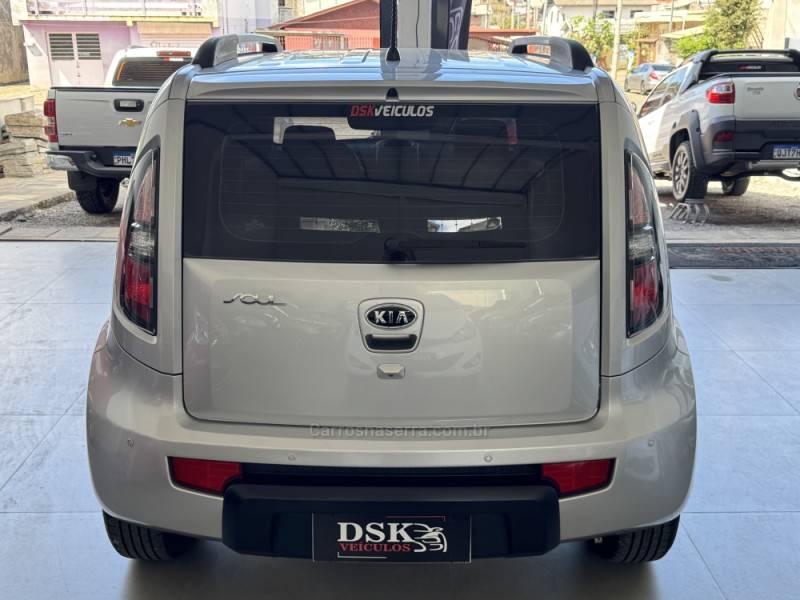 KIA MOTORS - SOUL - 2010/2010 - Prata - R$ 41.900,00