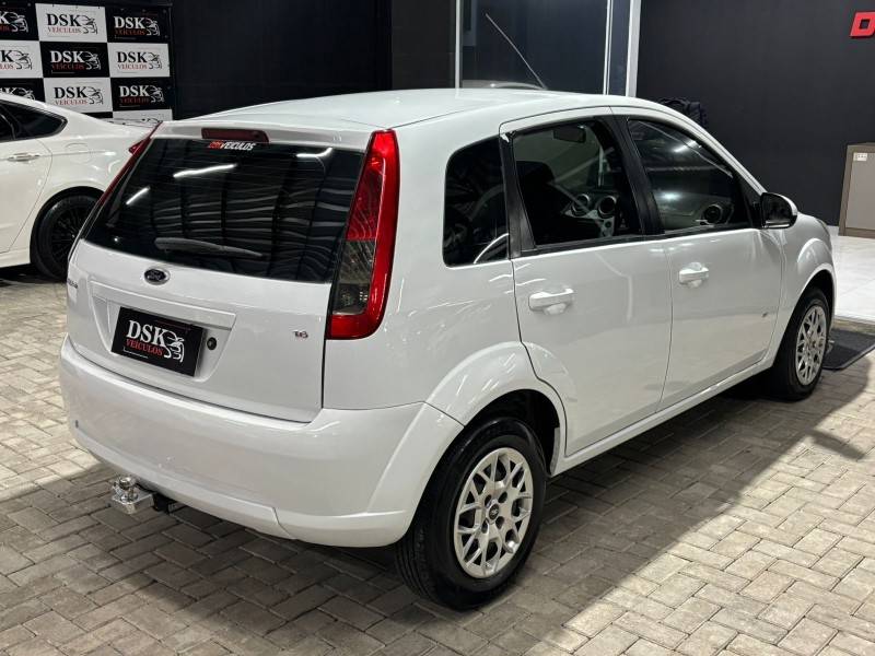 FORD - FIESTA - 2014/2014 - Branca - Sob Consulta