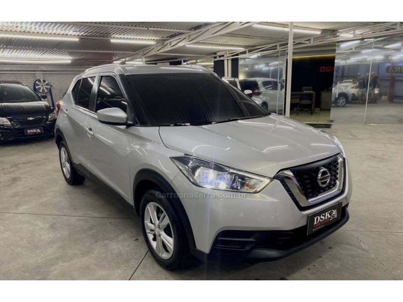 NISSAN - KICKS - 2020/2020 - Prata - R$ 87.900,00