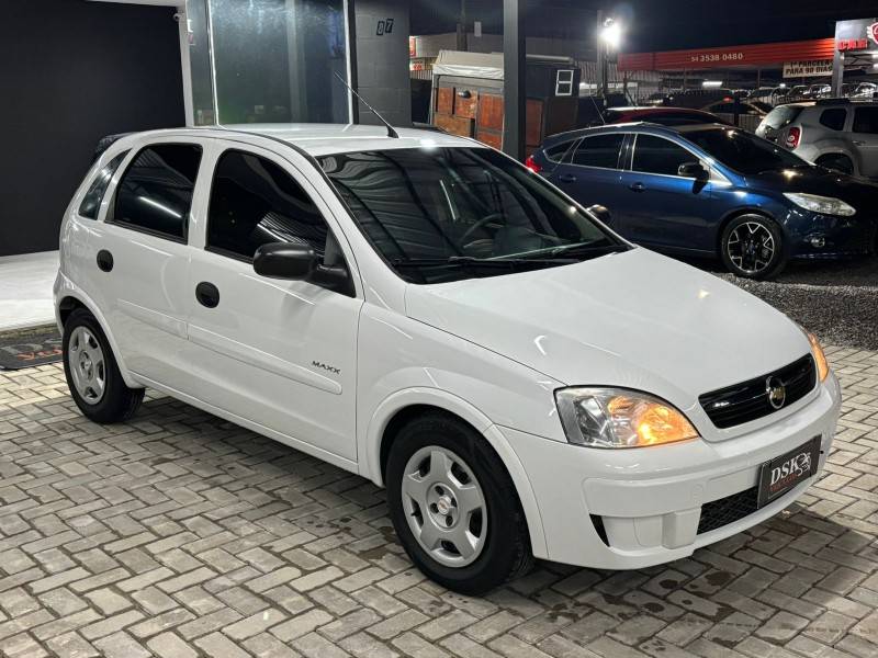 CHEVROLET - CORSA - 2012/2012 - Branca - R$ 33.900,00