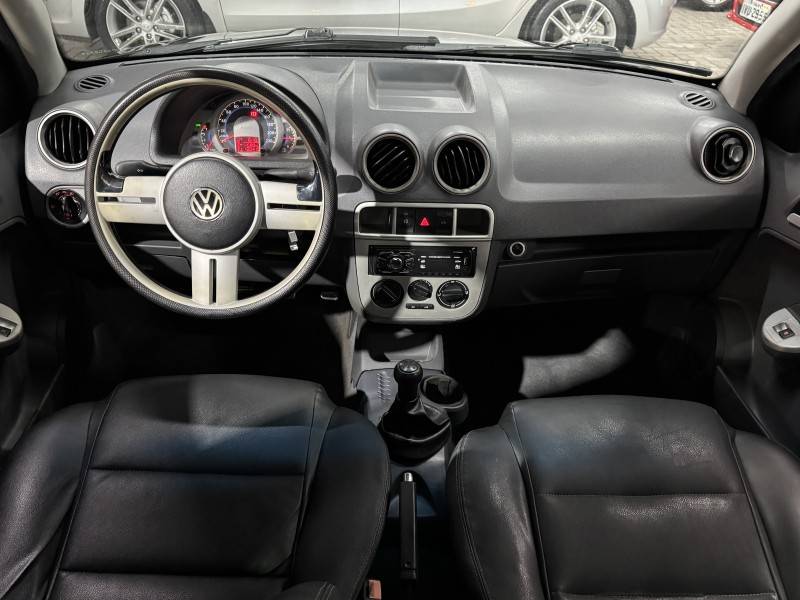VOLKSWAGEN - SAVEIRO - 2008/2008 - Preta - R$ 43.900,00