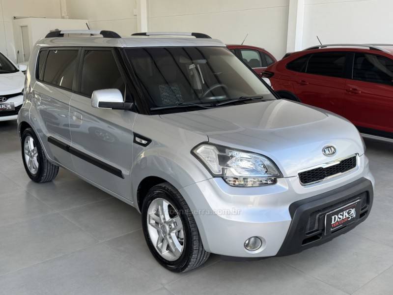 KIA MOTORS - SOUL - 2010/2010 - Prata - R$ 41.900,00