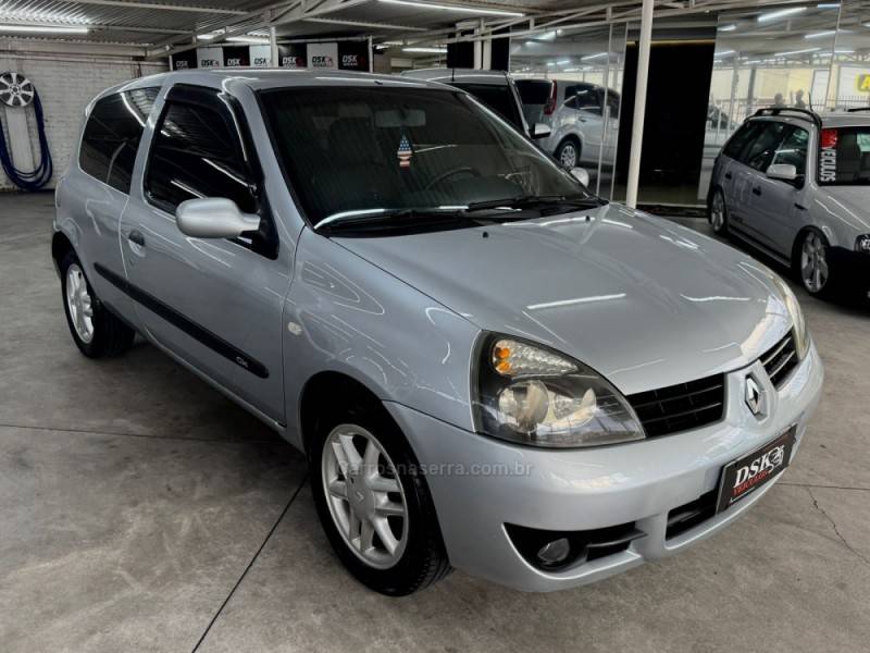 RENAULT - CLIO - 2006/2006 - Prata - R$ 22.900,00