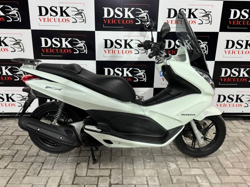 HONDA - PCX - 2015/2015 - Branca - R$ 12.900,00