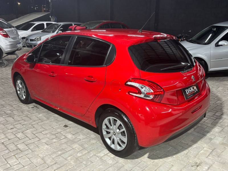 PEUGEOT - 208 - 2013/2014 - Vermelha - R$ 37.900,00
