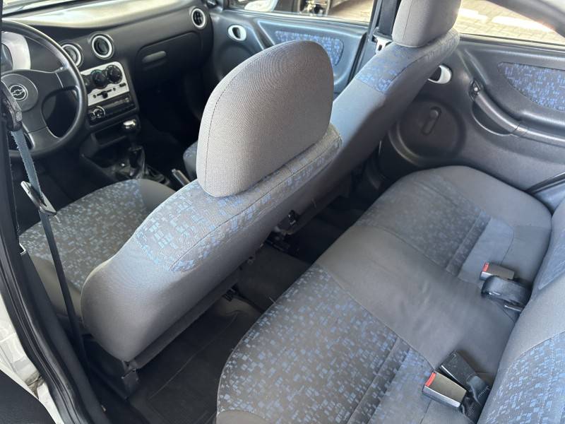 CHEVROLET - CELTA - 2005/2005 - Branca - R$ 17.900,00