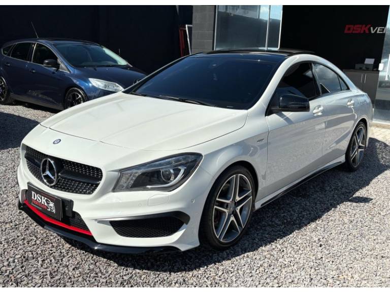 MERCEDES-BENZ - CLA 250 - 2015/2015 - Branca - R$ 154.900,00