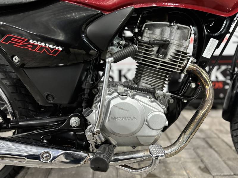 HONDA - CG 125 - 2006/2006 - Vermelha - R$ 7.000,00