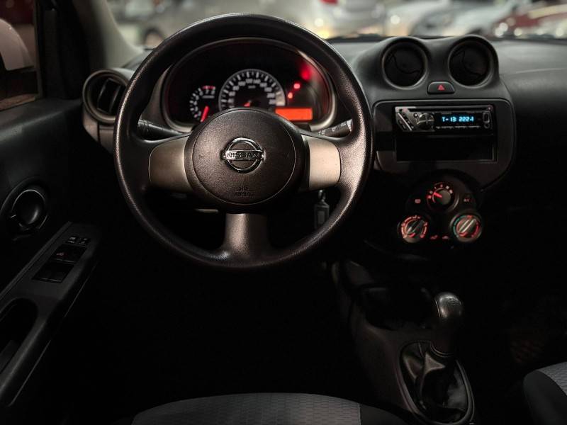 NISSAN - MARCH - 2014/2014 - Branca - R$ 38.900,00