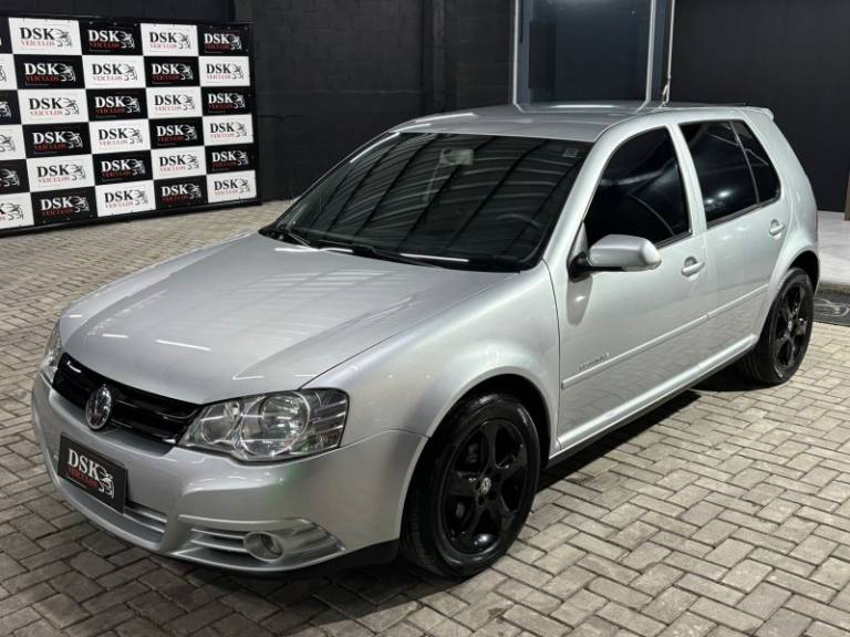 VOLKSWAGEN - GOLF - 2007/2008 - Prata - R$ 38.900,00