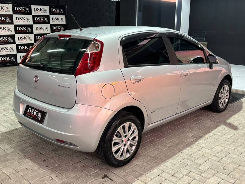 FIAT - PUNTO - 2011/2011 - Prata - R$ 35.900,00