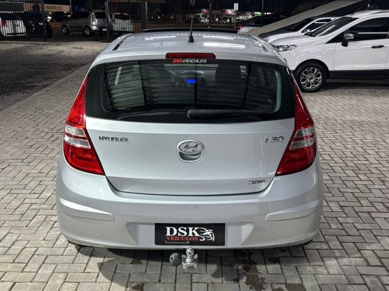 HYUNDAI - I30 - 2011/2012 - Prata - R$ 51.900,00