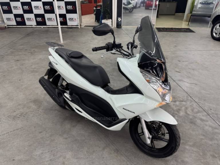 HONDA - PCX - 2015/2015 - Branca - R$ 14.900,00