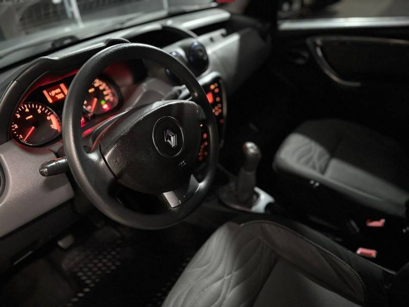 RENAULT - DUSTER - 2012/2013 - Prata - R$ 56.900,00