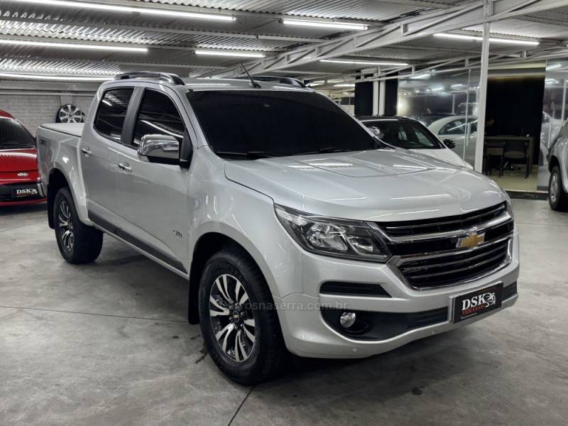 CHEVROLET - S10 - 2017/2018 - Prata - R$ 159.900,00