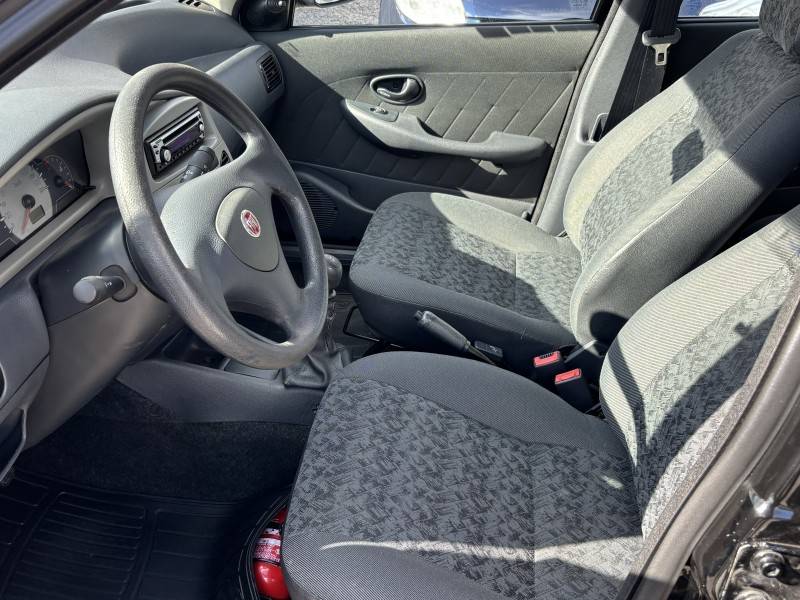 FIAT - PALIO - 2009/2010 - Preta - R$ 25.900,00