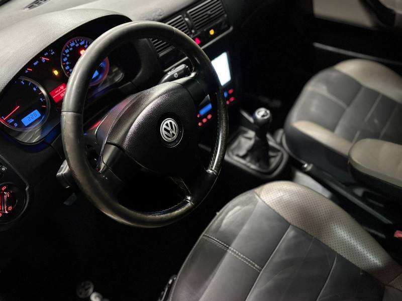 VOLKSWAGEN - GOLF - 2007/2008 - Prata - R$ 42.900,00