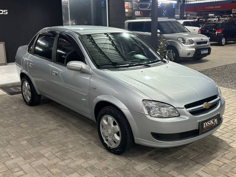CHEVROLET - CLASSIC - 2012/2012 - Prata - R$ 28.900,00