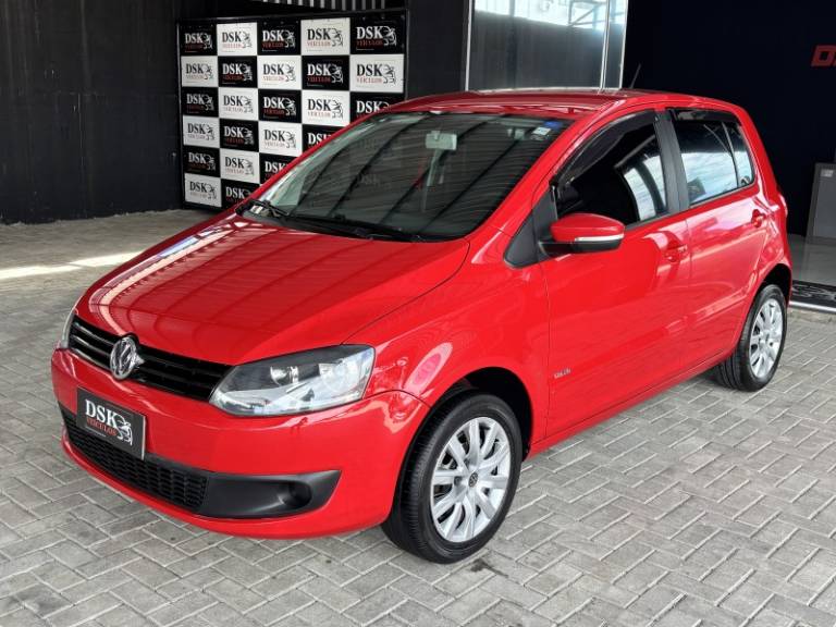 VOLKSWAGEN - FOX - 2013/2013 - Vermelha - R$ 34.900,00