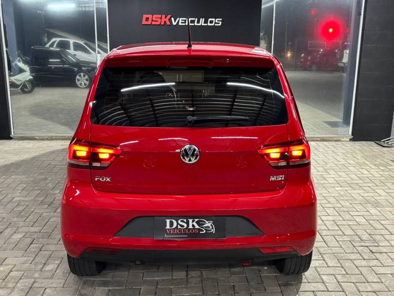 VOLKSWAGEN - FOX - 2017/2017 - Vermelha - R$ 56.900,00