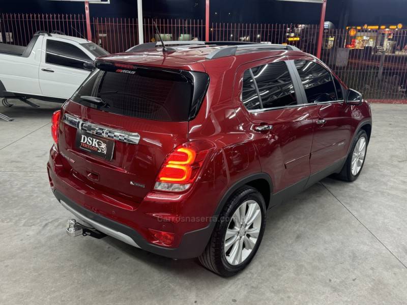 CHEVROLET - TRACKER - 2018/2018 - Vermelha - R$ 93.900,00