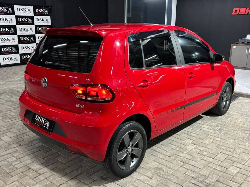 VOLKSWAGEN - FOX - 2017/2017 - Vermelha - R$ 56.900,00
