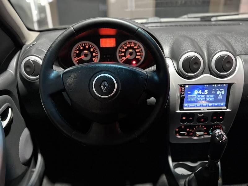 RENAULT - SANDERO - 2008/2009 - Prata - R$ 32.900,00