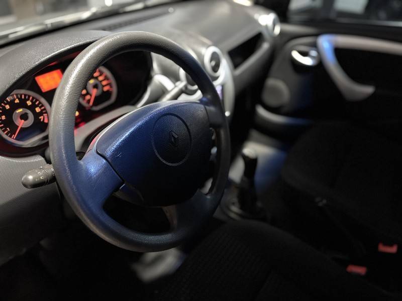 RENAULT - SANDERO - 2008/2009 - Prata - R$ 33.900,00