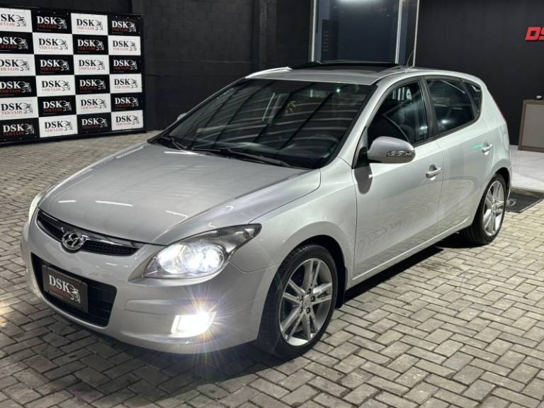 HYUNDAI - I30 - 2011/2012 - Prata - R$ 51.900,00