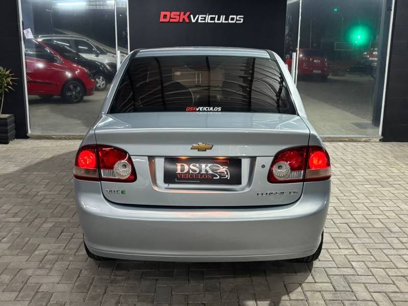 CHEVROLET - CLASSIC - 2012/2012 - Prata - R$ 28.900,00