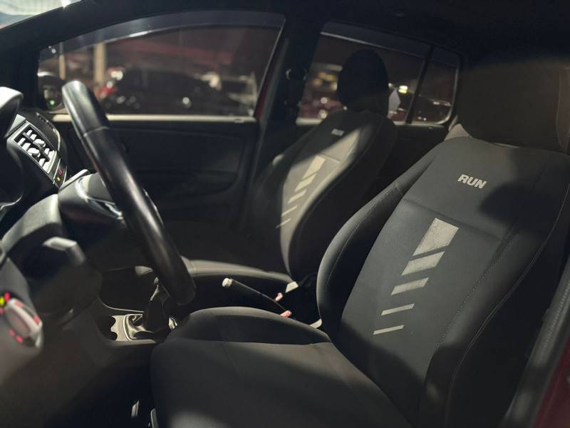 VOLKSWAGEN - FOX - 2017/2017 - Vermelha - R$ 56.900,00
