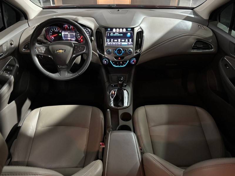 CHEVROLET - CRUZE - 2018/2018 - Vermelha - R$ 95.900,00