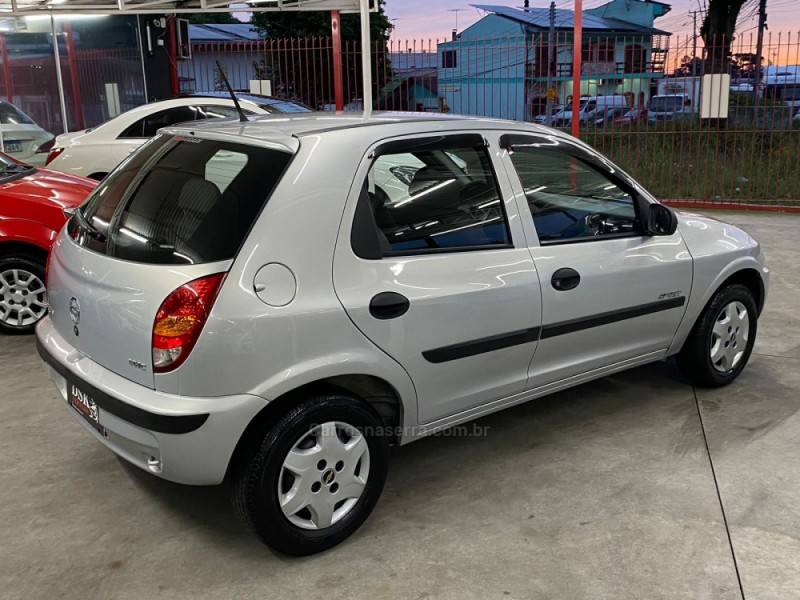 CHEVROLET - CELTA - 2005/2005 - Prata - R$ 19.900,00