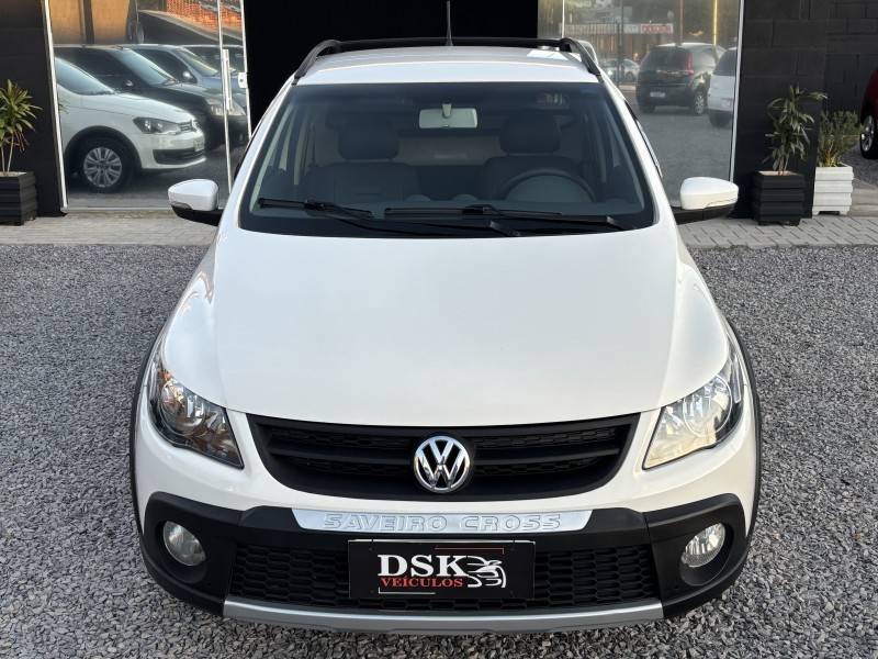 VOLKSWAGEN - SAVEIRO - 2013/2013 - Branca - R$ 55.900,00