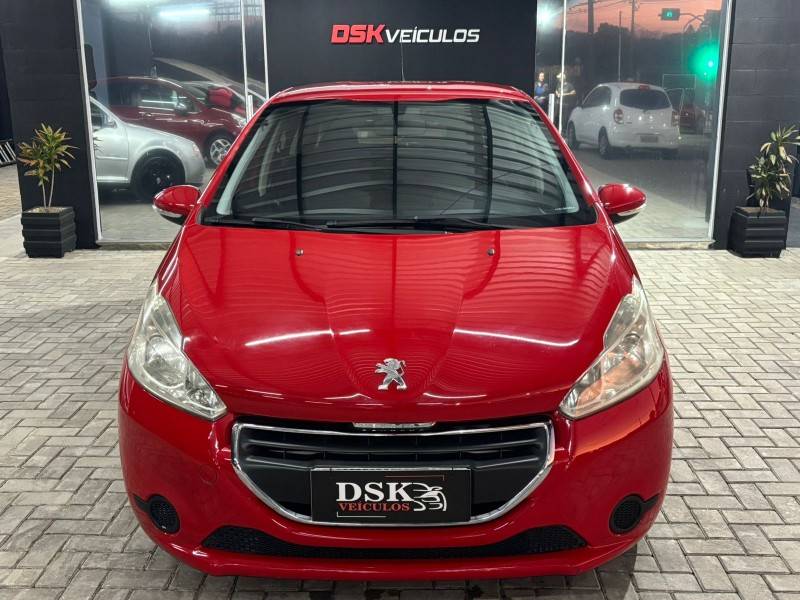 PEUGEOT - 208 - 2013/2014 - Vermelha - R$ 37.900,00