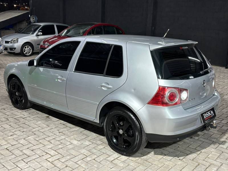 VOLKSWAGEN - GOLF - 2007/2008 - Prata - R$ 42.900,00