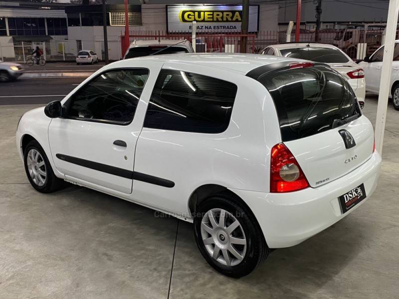 RENAULT - CLIO - 2012/2012 - Branca - R$ 25.900,00