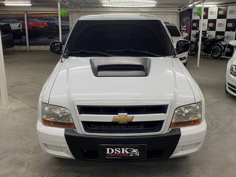 CHEVROLET - S10 - 2010/2011 - Branca - R$ 75.900,00