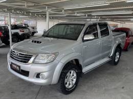 TOYOTA - HILUX - 2011/2012 - Prata - R$ 124.900,00