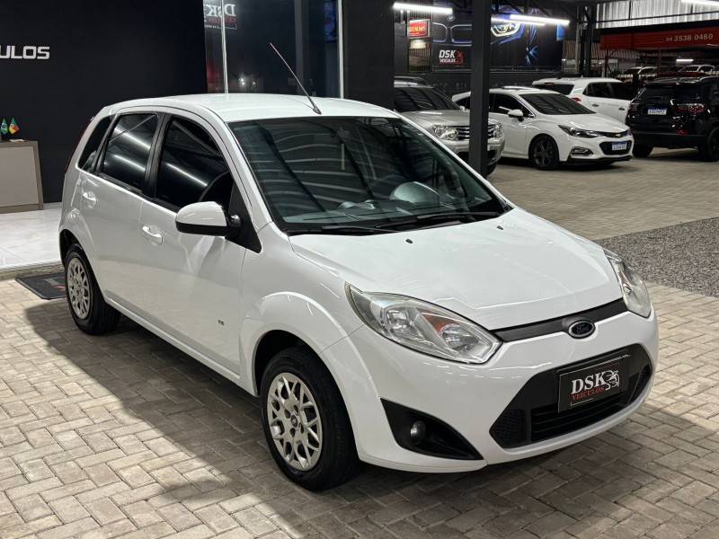 FORD - FIESTA - 2014/2014 - Branca - Sob Consulta
