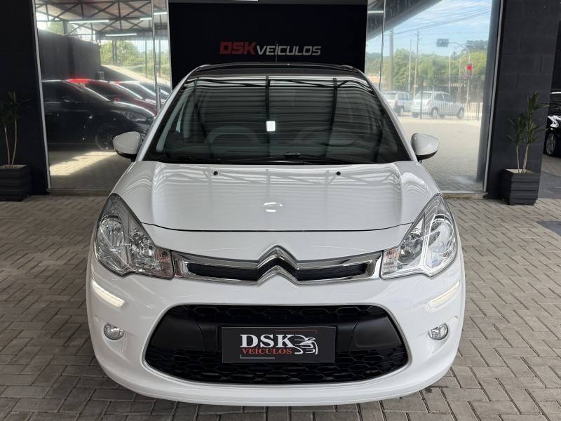 CITROËN - C3 - 2017/2018 - Branca - R$ 49.900,00