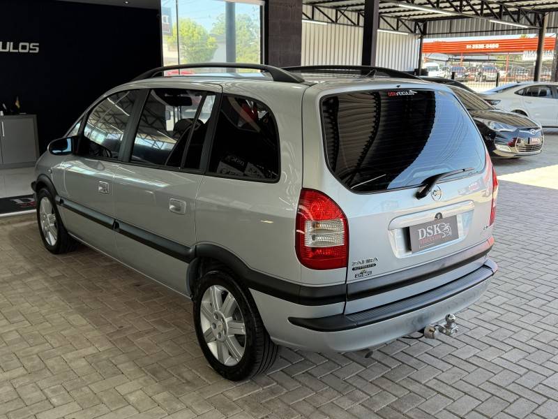 CHEVROLET - ZAFIRA - 2007/2008 - Prata - R$ 35.900,00