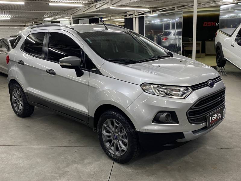 FORD - ECOSPORT - 2016/2017 - Prata - R$ 67.900,00