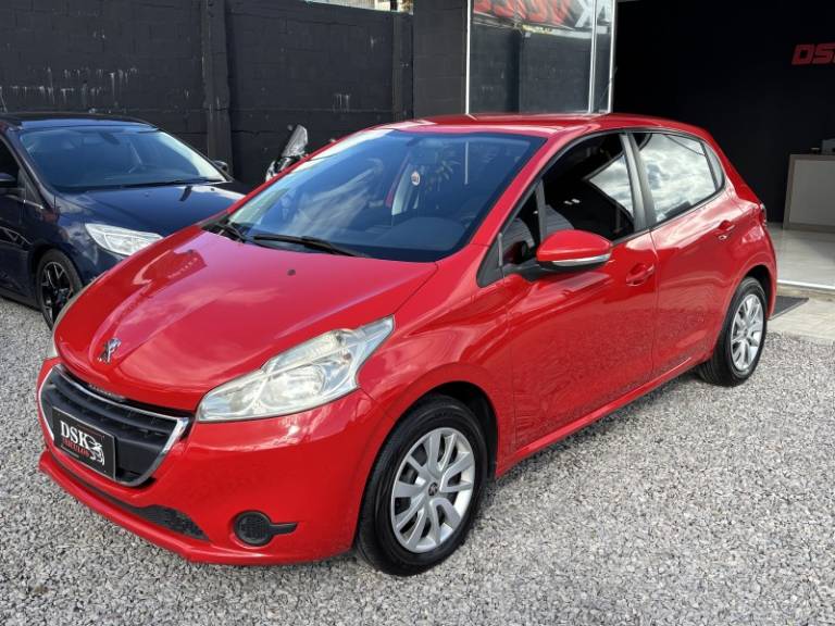 PEUGEOT - 208 - 2013/2014 - Vermelha - R$ 37.900,00