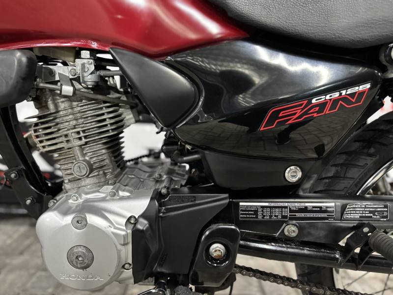 HONDA - CG 125 - 2006/2006 - Vermelha - R$ 7.000,00